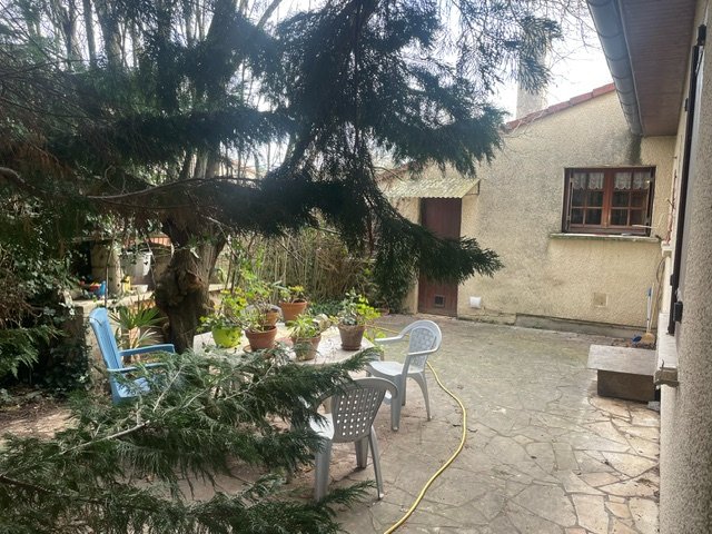 Toulouse Canal du Midi occupé homme 90 ans